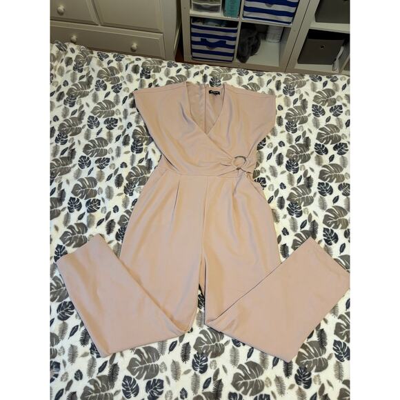 Express Cap Sleeve Dusty Pink Faux Wrap Pleated Jumpsuit Romper - Picture 2 of 4